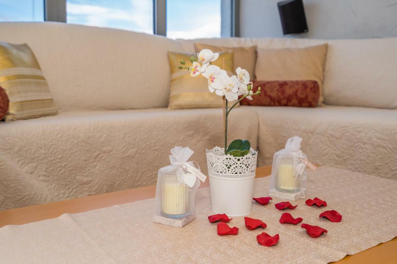 Apartment Old Town With Sea View สปลิท ภายนอก รูปภาพ